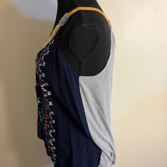 Xhilaration Boho Navy Sleeveless Top - Picture 2 of 5